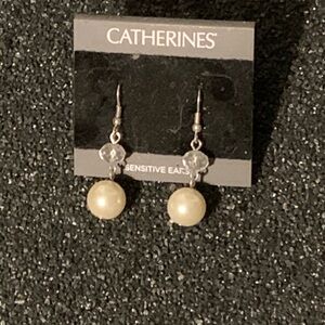 Vintage NWT Women Creme Pearl Catherines Ivory Pearl Earrings Pristine Cond.